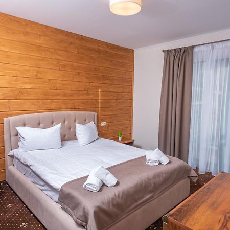 Residence Chalet & Nesh Tatariv Bagian luar foto