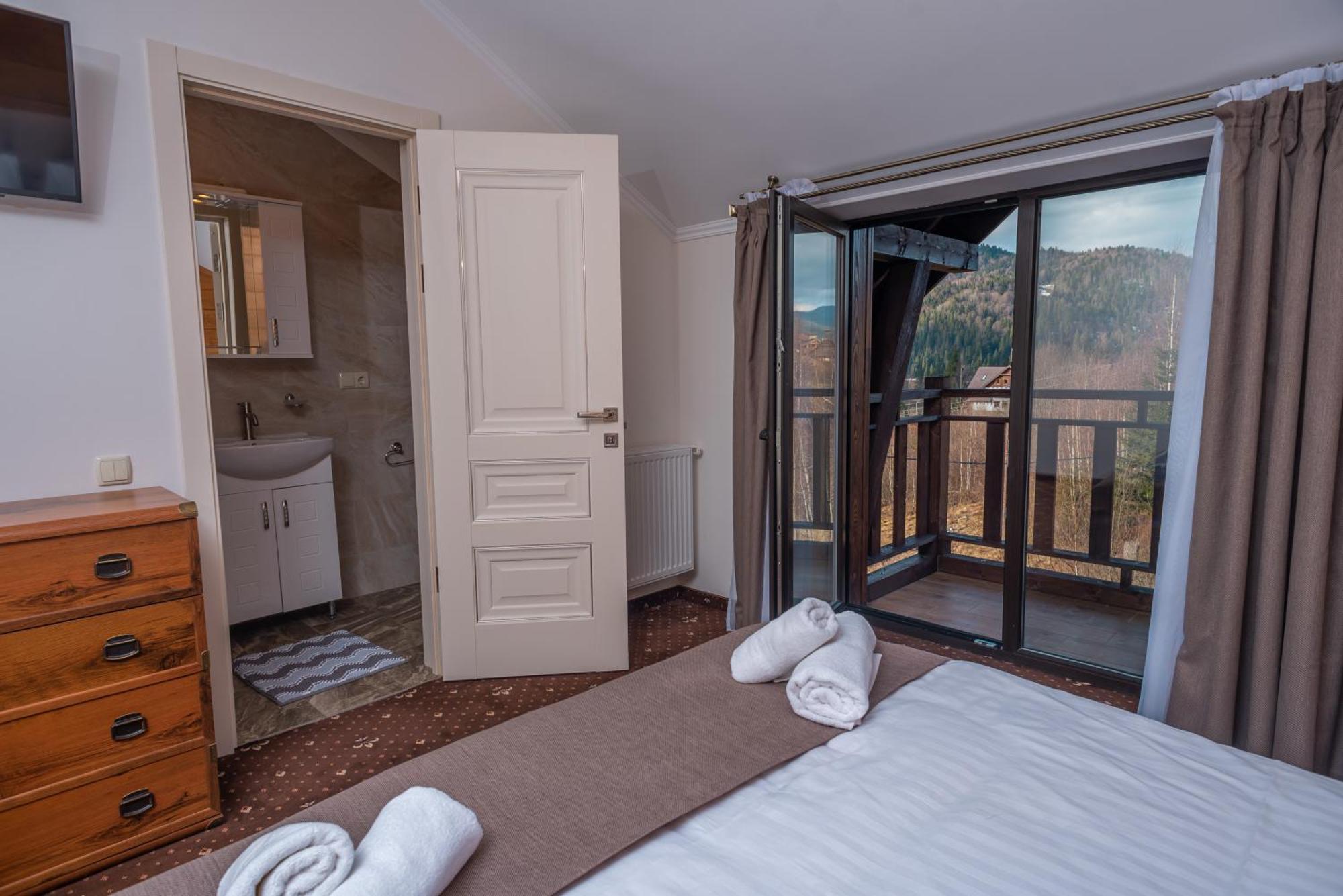 Residence Chalet & Nesh Tatariv Bagian luar foto