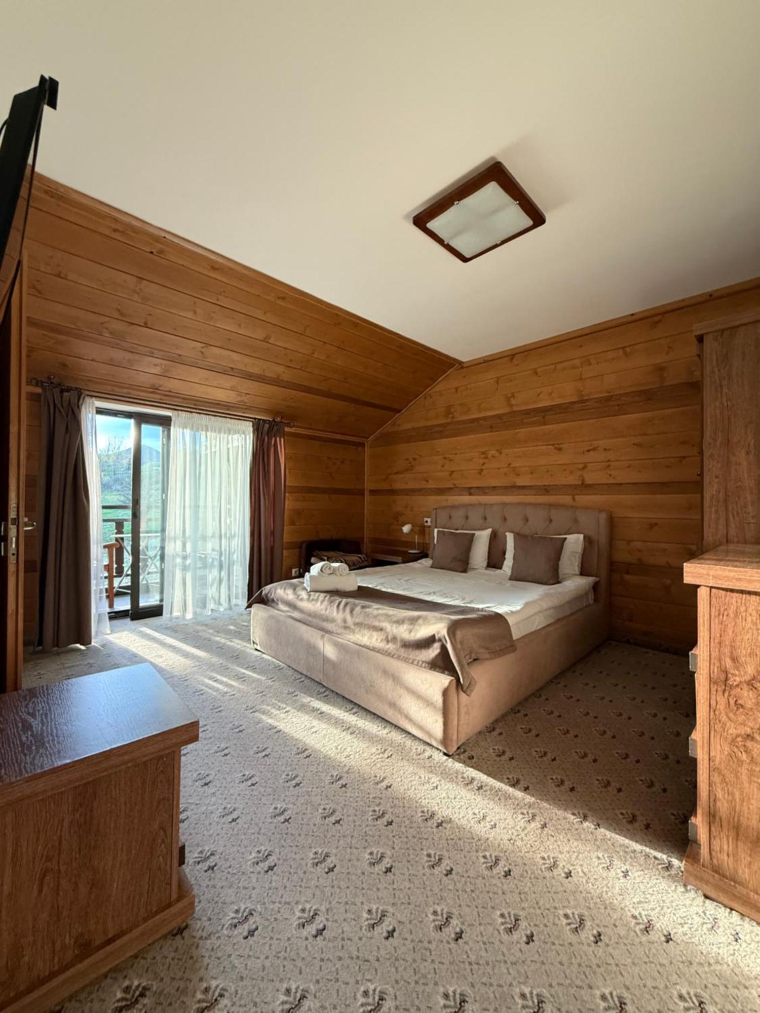 Residence Chalet & Nesh Tatariv Bagian luar foto